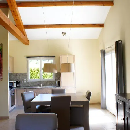 Prázdninový dům In With Golf And Pool