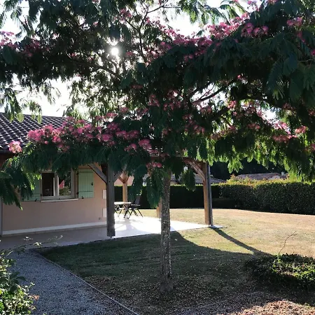 In With Golf And Pool Сasa de vacaciones