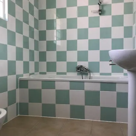 Prázdninový dům In With Golf And Pool