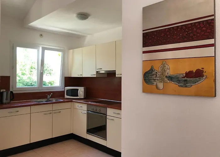 Сasa de vacaciones In With Golf And Pool *