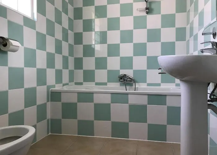 Сasa de vacaciones In With Golf And Pool